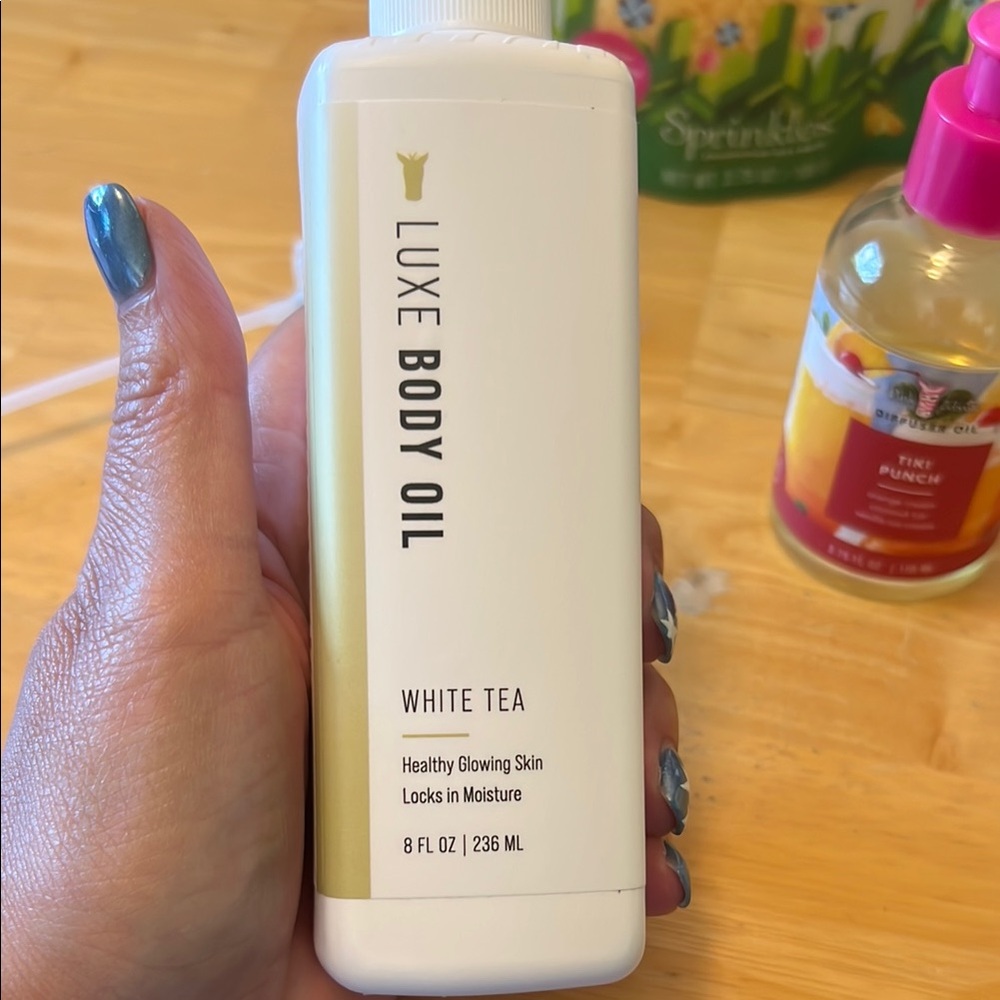 Pink Zebra Insect Repellent and Tiki Punch Set - Picture 4 of 9